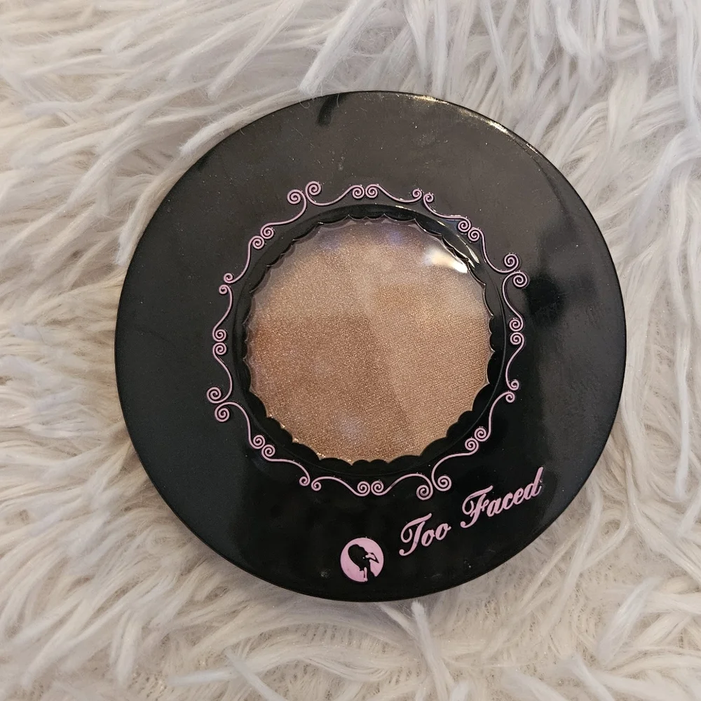 🆕️TOO FACED Sun Bunny Bronzer